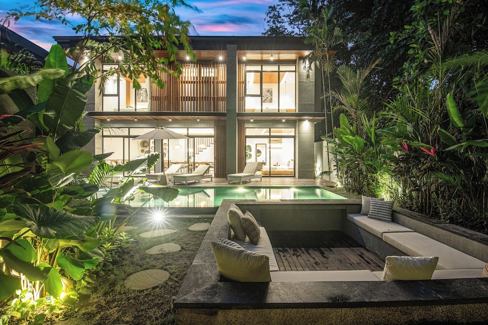 Enchanting 5BR Canggu Villa Moments to Sea