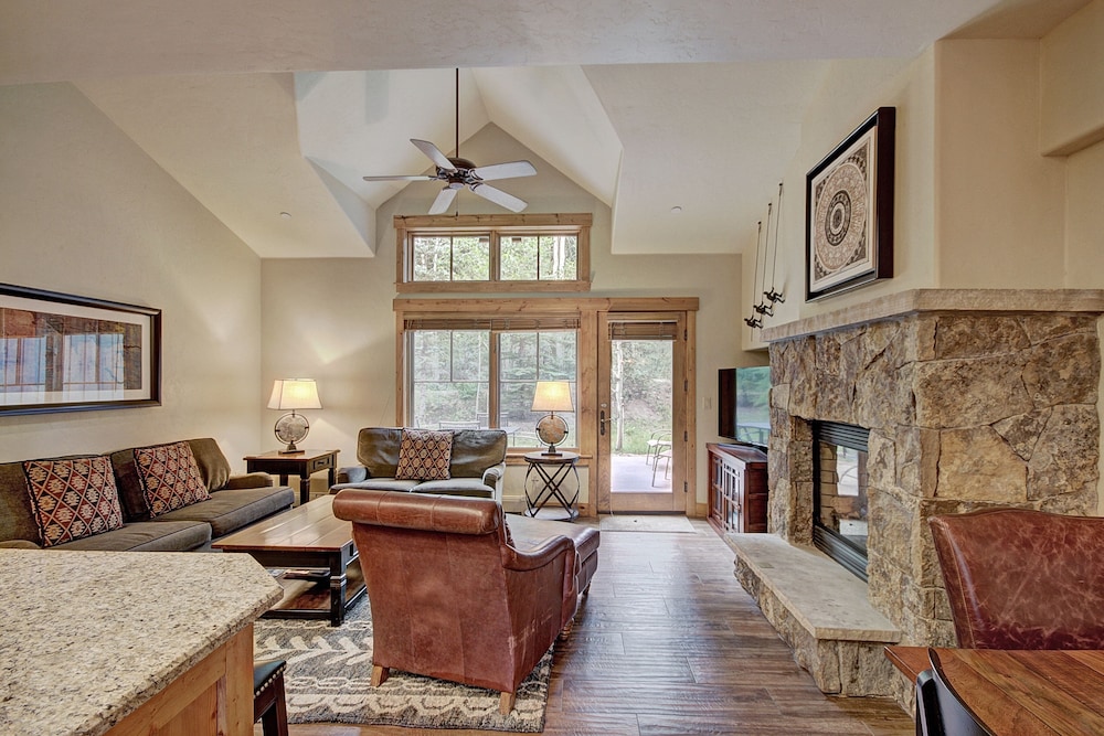 Ski-in 2br W/luxe Decor Steps To Winter Activities 2 Bedroom Townhouse by RedAwning