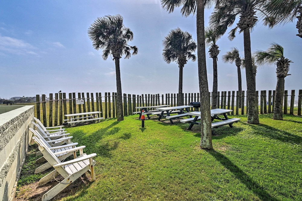 Walk to Galveston Beach: Family Condo w/ Pool