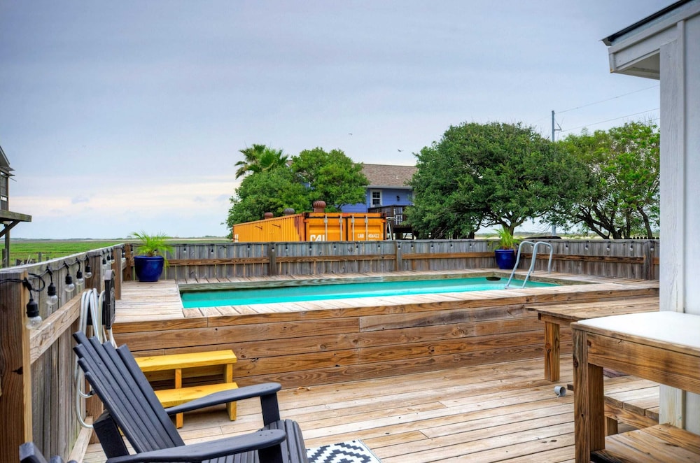 Simpatico by Avantstay Pool, Near Birding Center
