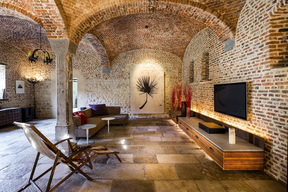 Indrani Lodge