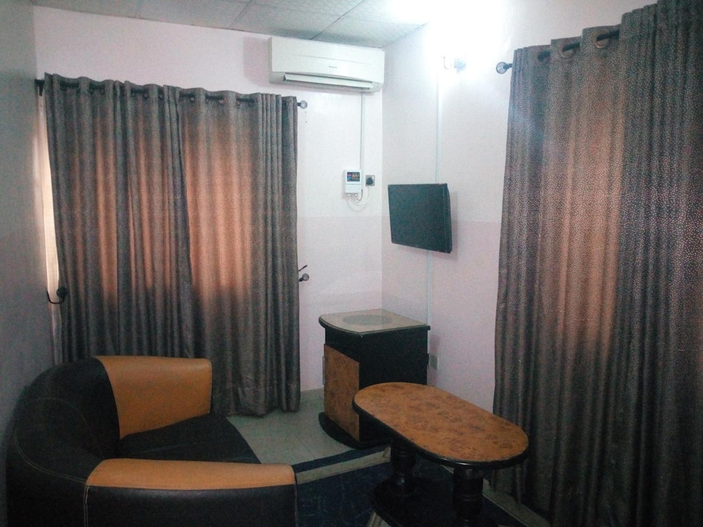 Bayse One Executive Suites and Bar
