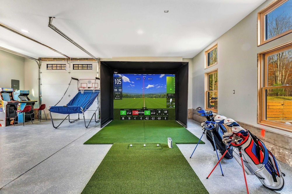Grand Timber by Avantstay Indoor Pool, Sports Court, Game Room, & More!