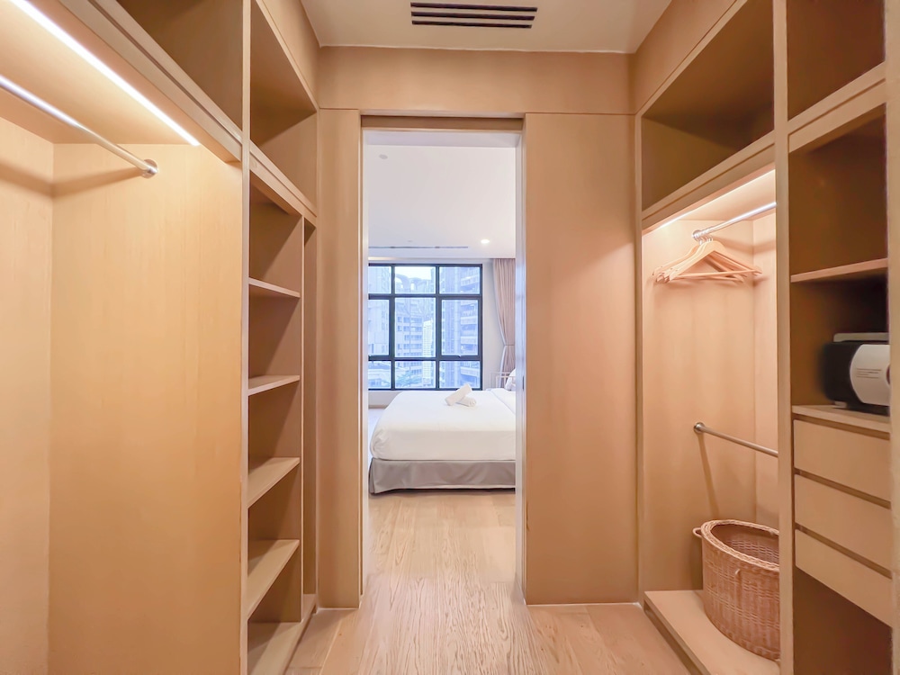 188 Suites by Manhattan Group