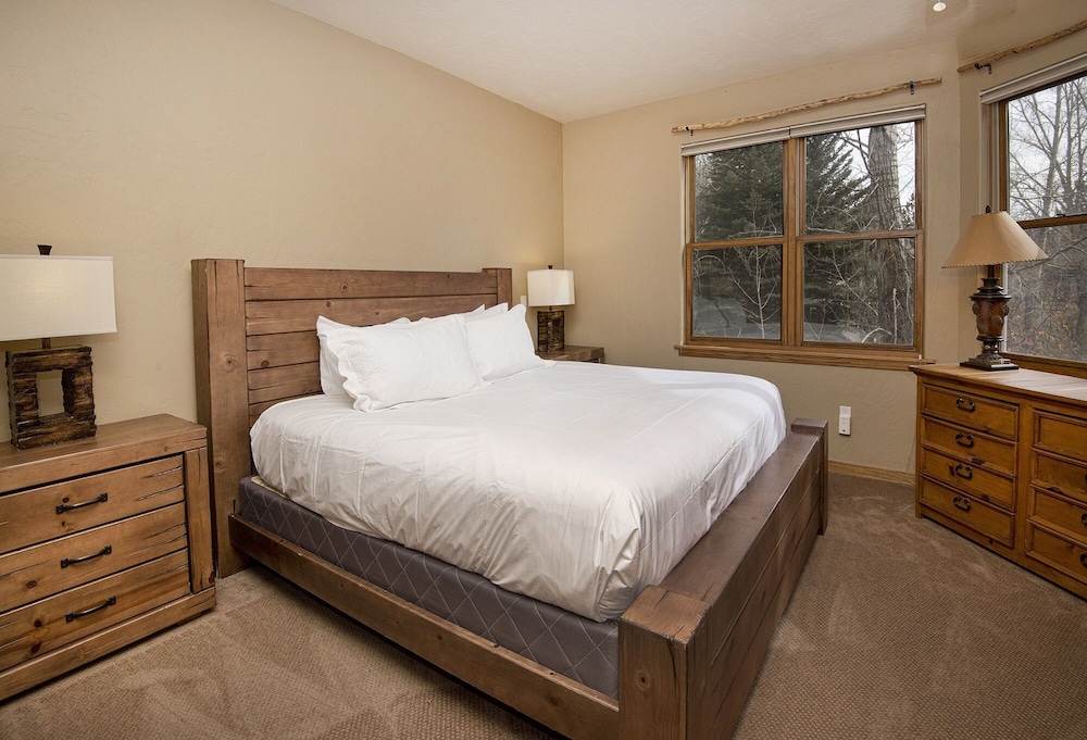 Canyon Run I-203 2 Bedroom Condo by Redawning - Property Image 30