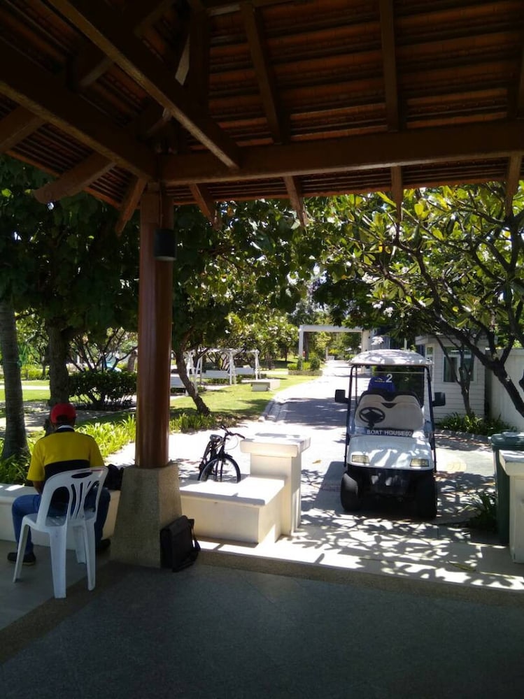 1703 - 2 Bdr Condo Seaview Boathouse Hua Hin