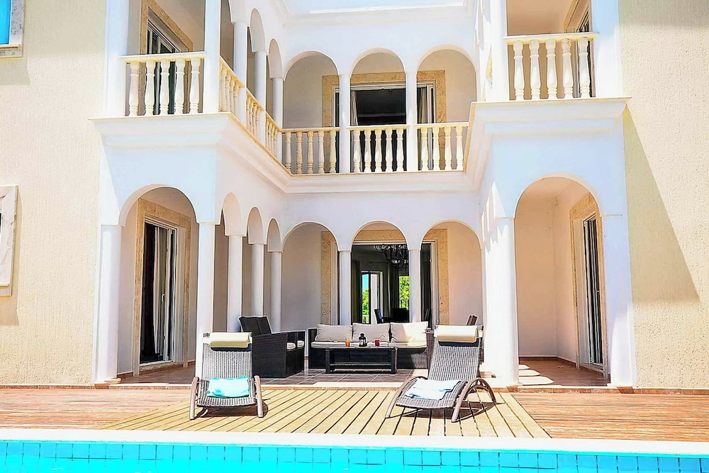 Mansion View