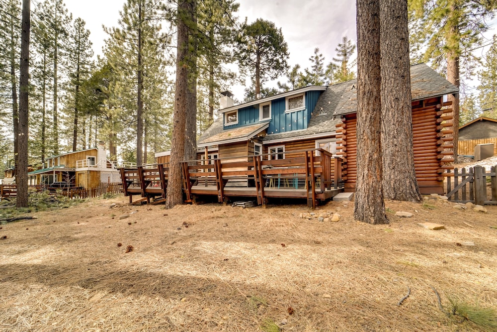Boutique + Artsy Log Cabin in North Lake Tahoe! view 5