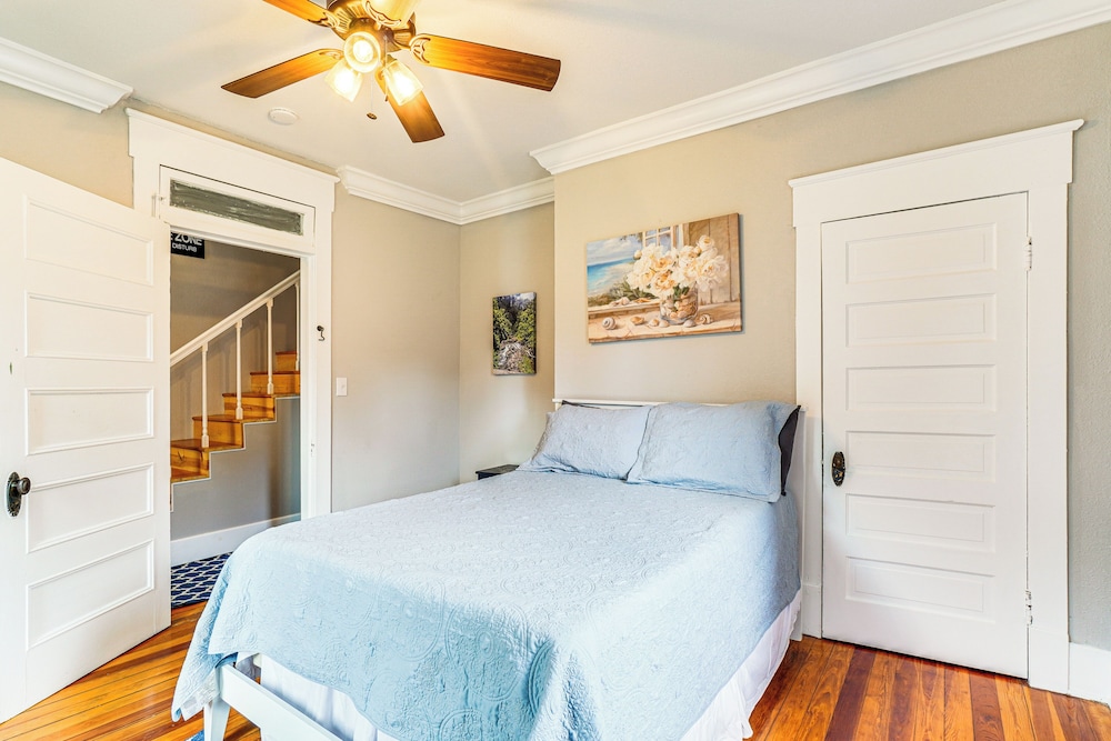 Spacious Athens Home ~ 1 Mi to Downtown! view 3
