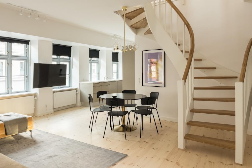 Luxury Apt Shopping Street Heart of CPH view 3