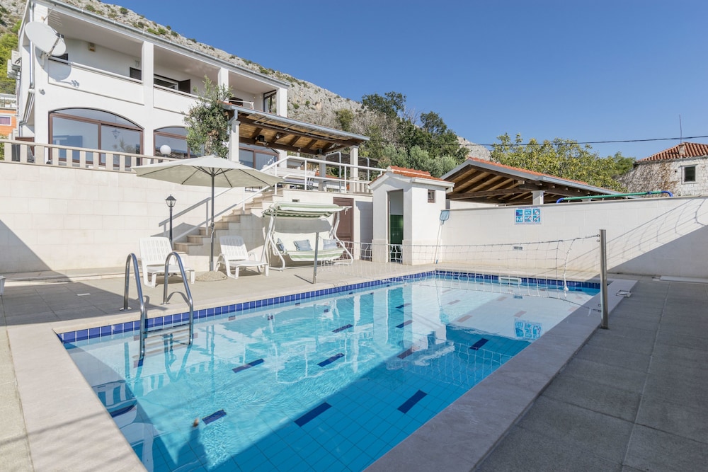 Villa Leo view 3