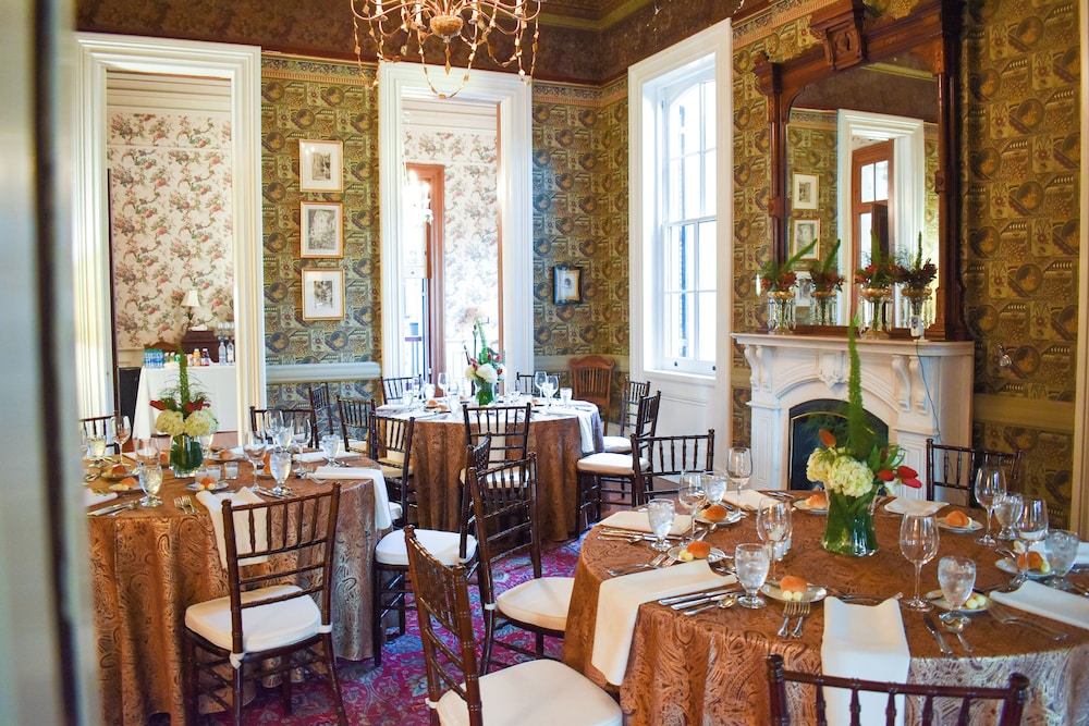 French Quarter Lanaux Mansion B & B