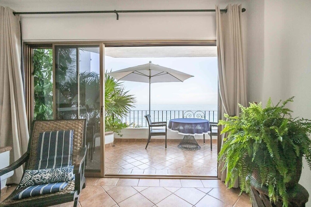 Ocean View 2Br Condo-balcony-beach-pool - 610
