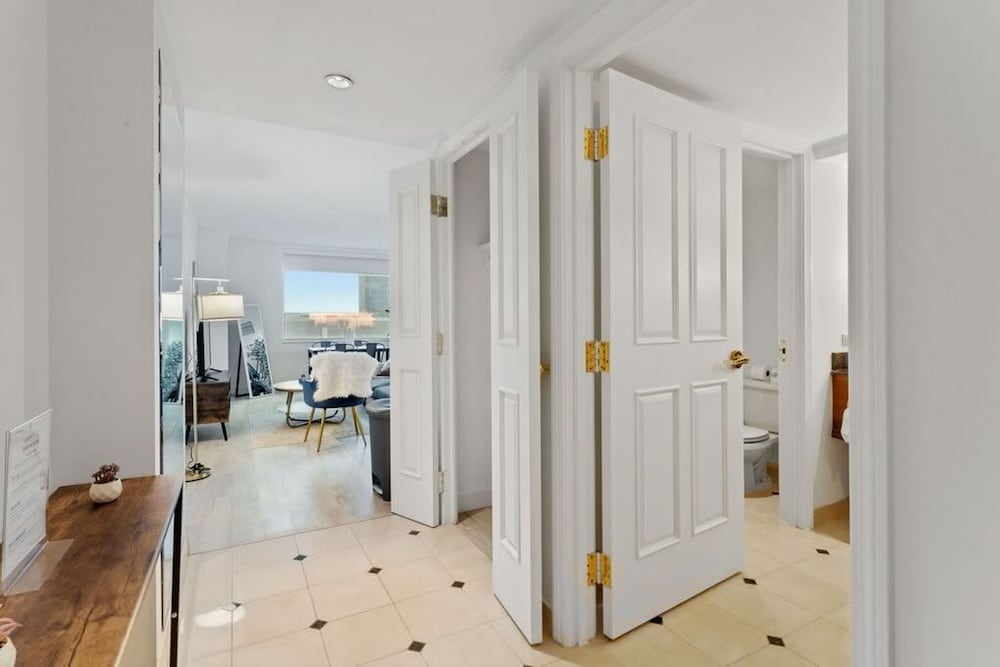 Cozysuites at Showboat 1BR 2BA Oceanfront Villa, Foto 46