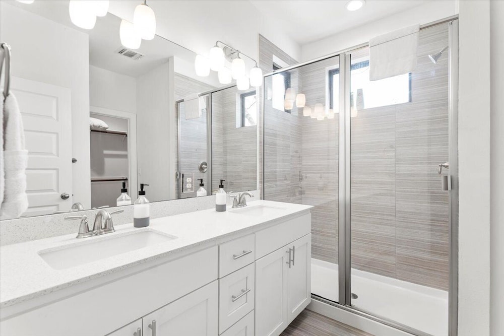 Stunning 3BR Desirable Austin Location