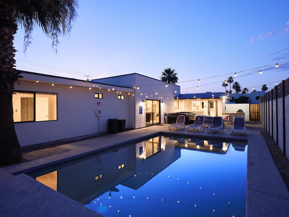 Sunset - Private Pool & Spa - Walk to Old Town
