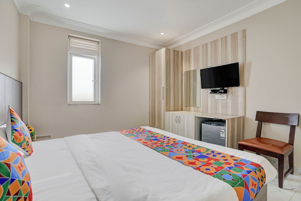Fabhotel Palm Green