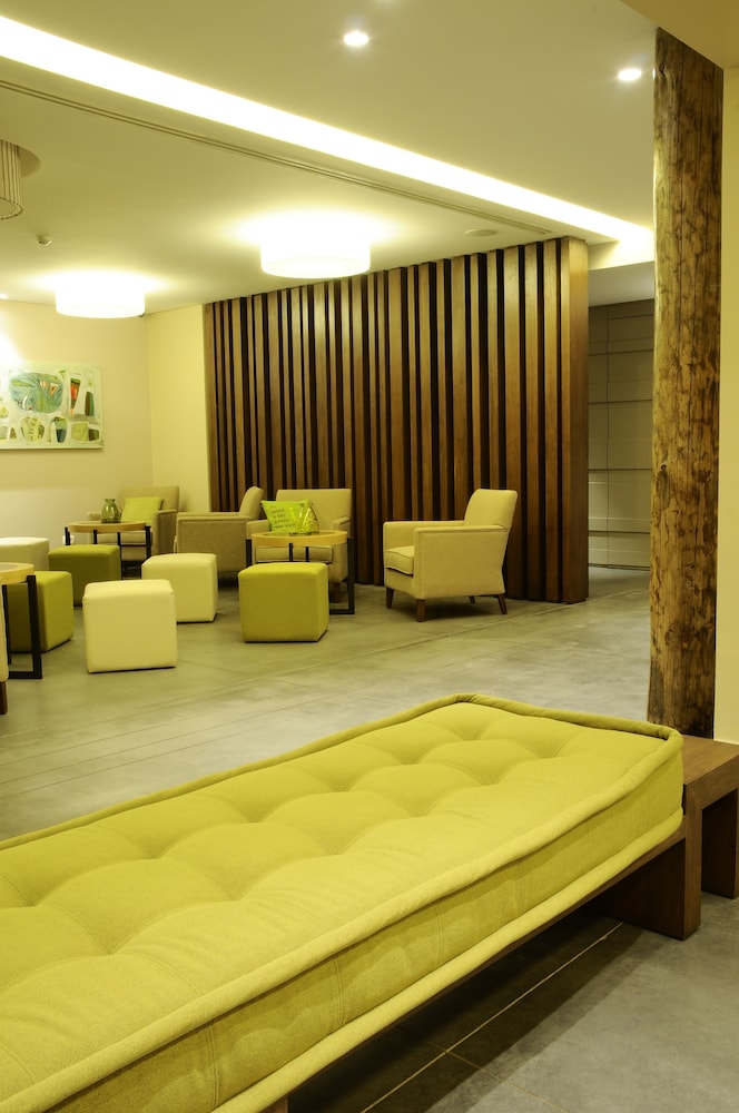 Country Lodge Hotel & Resort