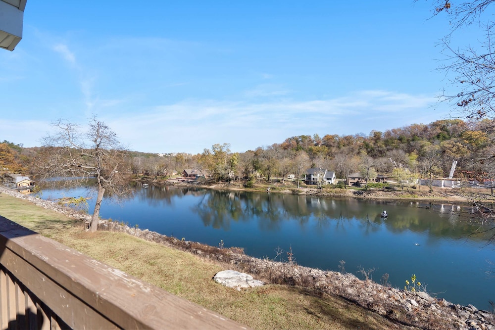 Nautical Nest on Taneycomo