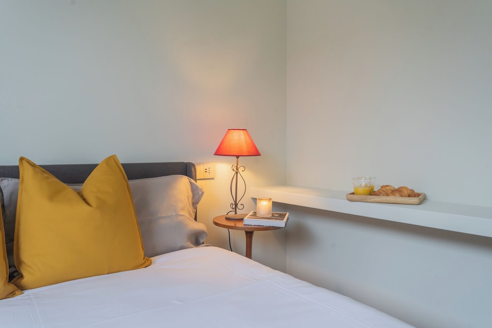 Garibaldi's Balcony by Rent all Como