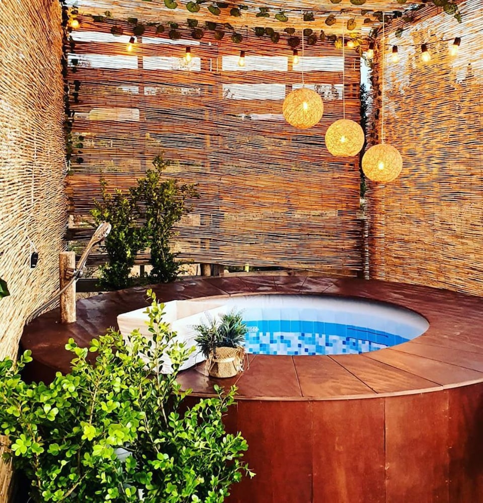 Bajo el Cielo Glamping view 3