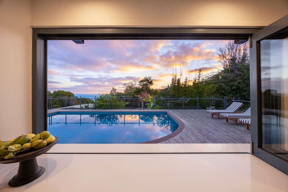 Martha s Peak Heated Pool Views