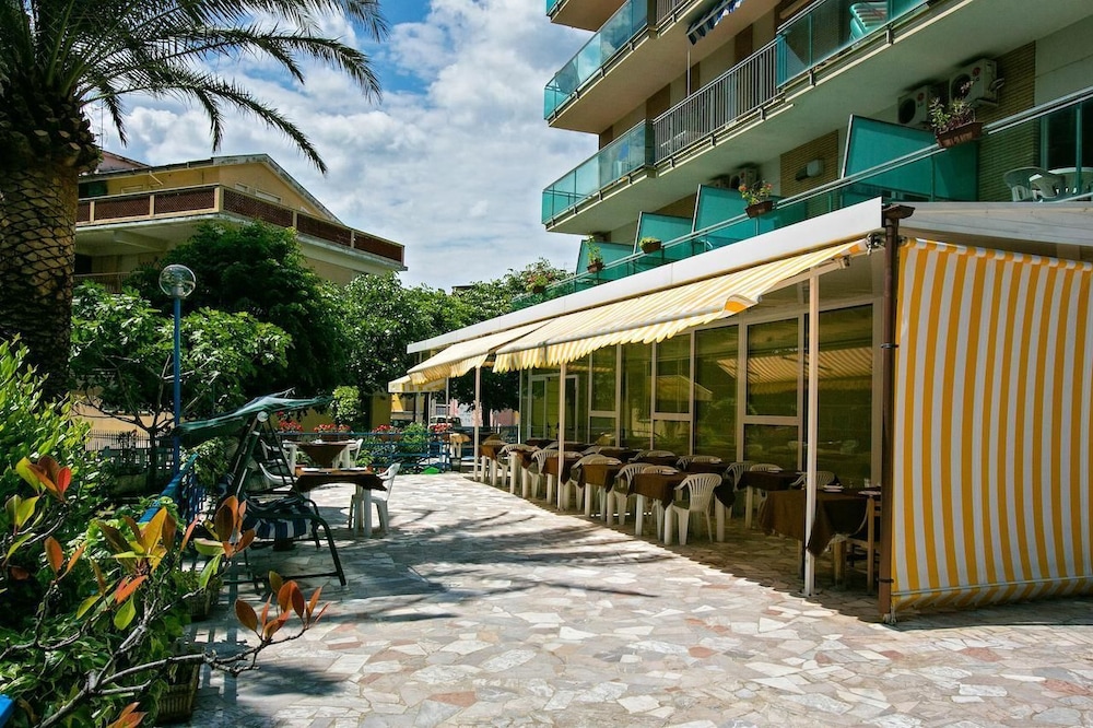 Hotel Antares