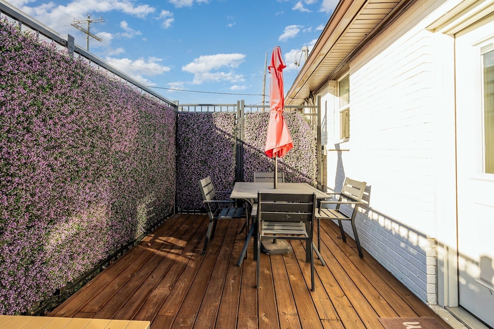Opulent Pearl - Private Patio - Mins to Broadway