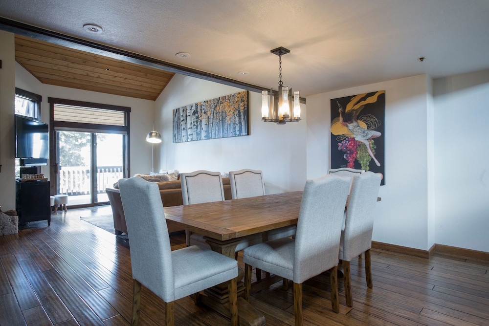 Ridgepoint at Deer Valley Resort - Three Bedroom Condo with Hot Tub #126 3 Condo