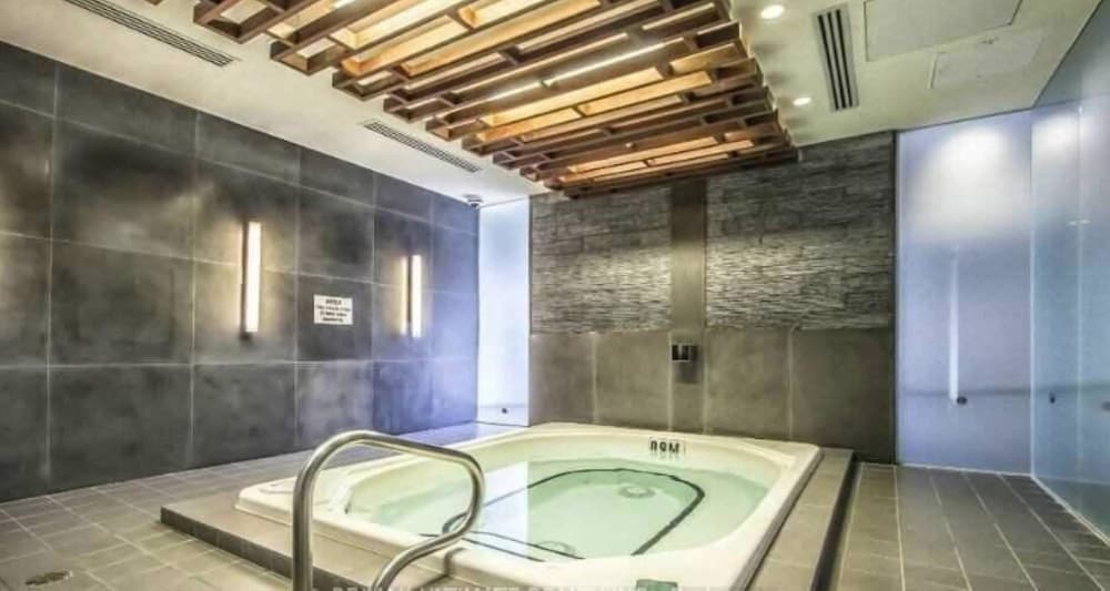 Gorgeous Lakeview Boutique Suites