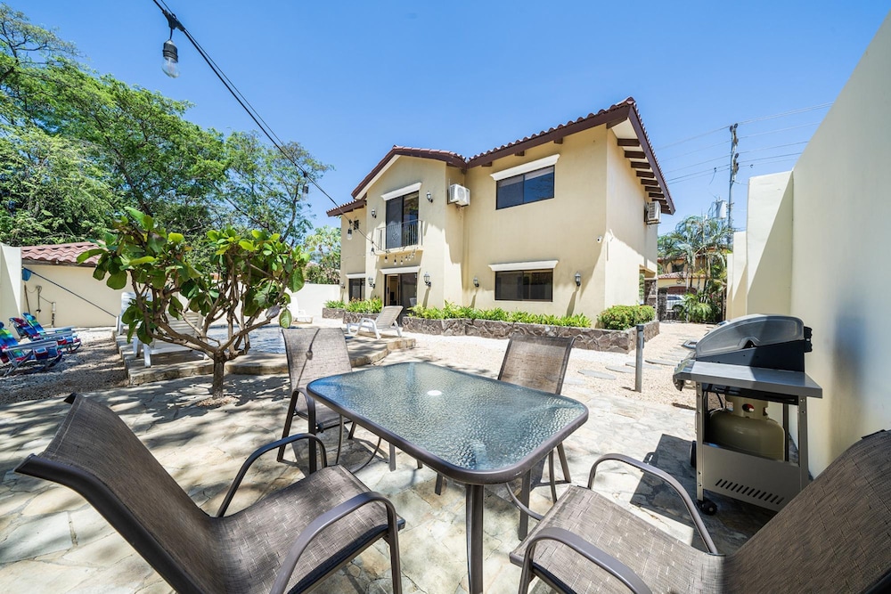 Freshly Updated 3BR With Pool Walk to the Beach Casa Luz de Luna