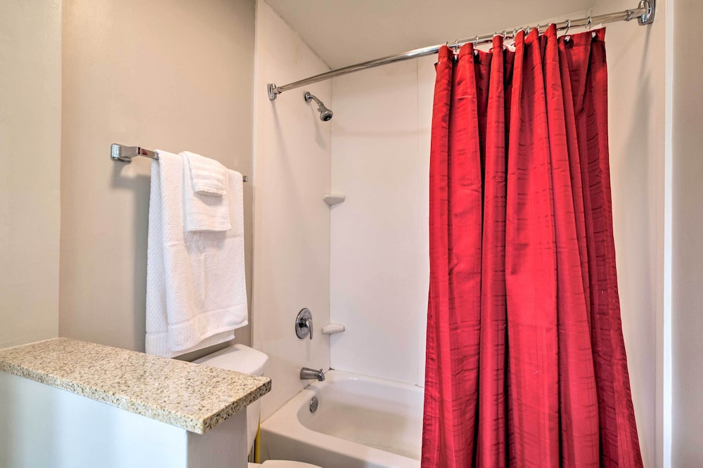 Oxford Vacations - Oxford Condo  1 Mi to Ole Miss  The Grove! - Property Image 17