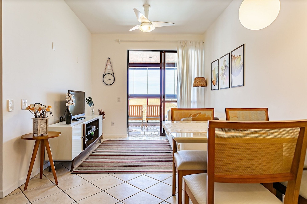 Apt w Balcony and Barbecue 260m Praia Brava Coi302