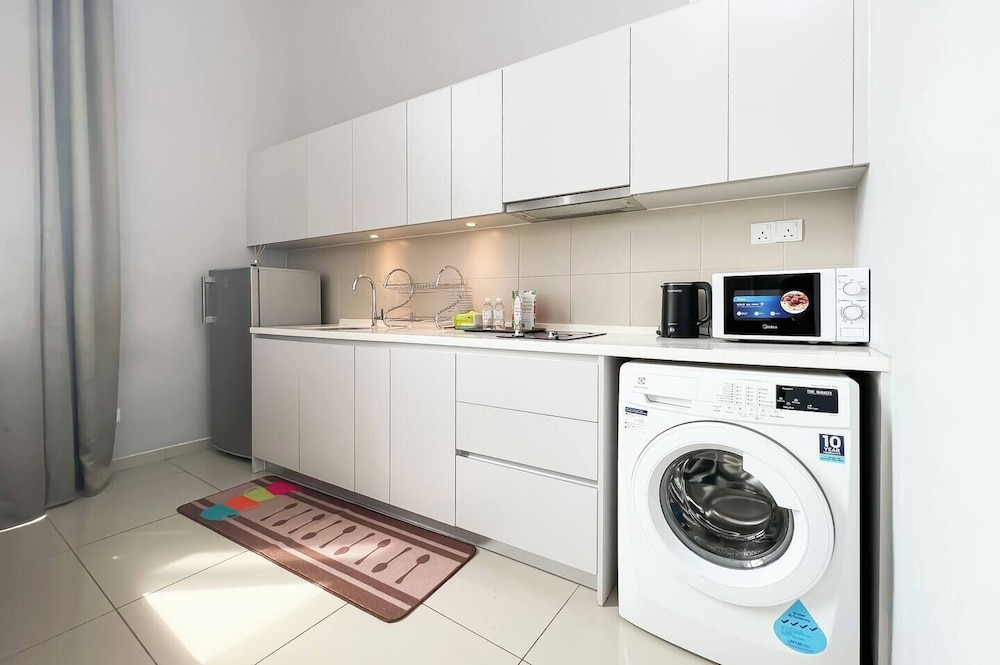ICity Luxury Condo by Smarthome