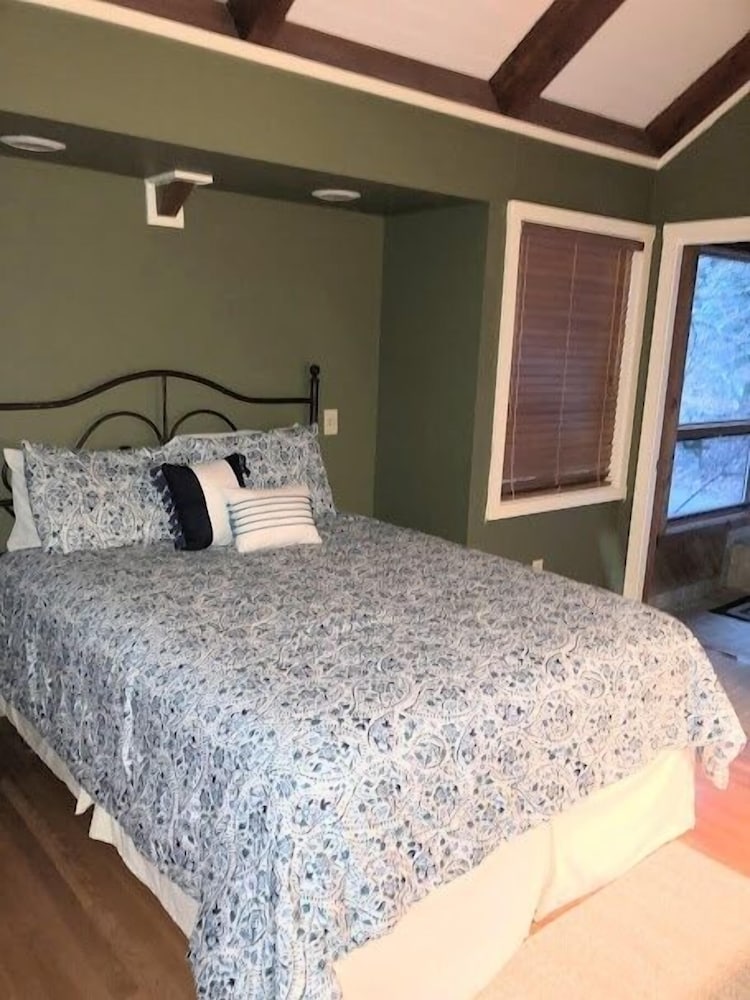 Mossy Creek 117 3 Bedroom Home by RedAwning