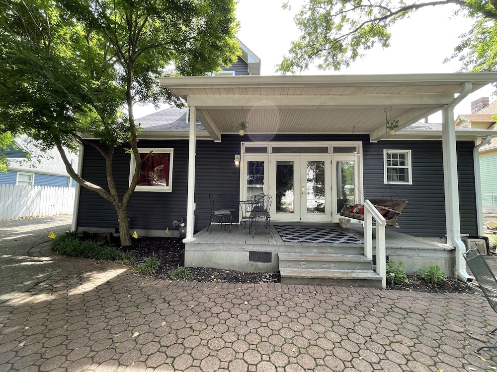 Carriage Lane Inn