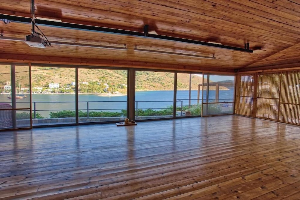 Evia Silence Boutique Hotel