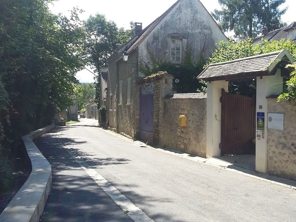 Chambres D'hôtes Villa de Vienne-en-arthies view 3