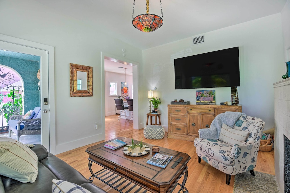 Sarasota Home in Historic District w/ Patio!