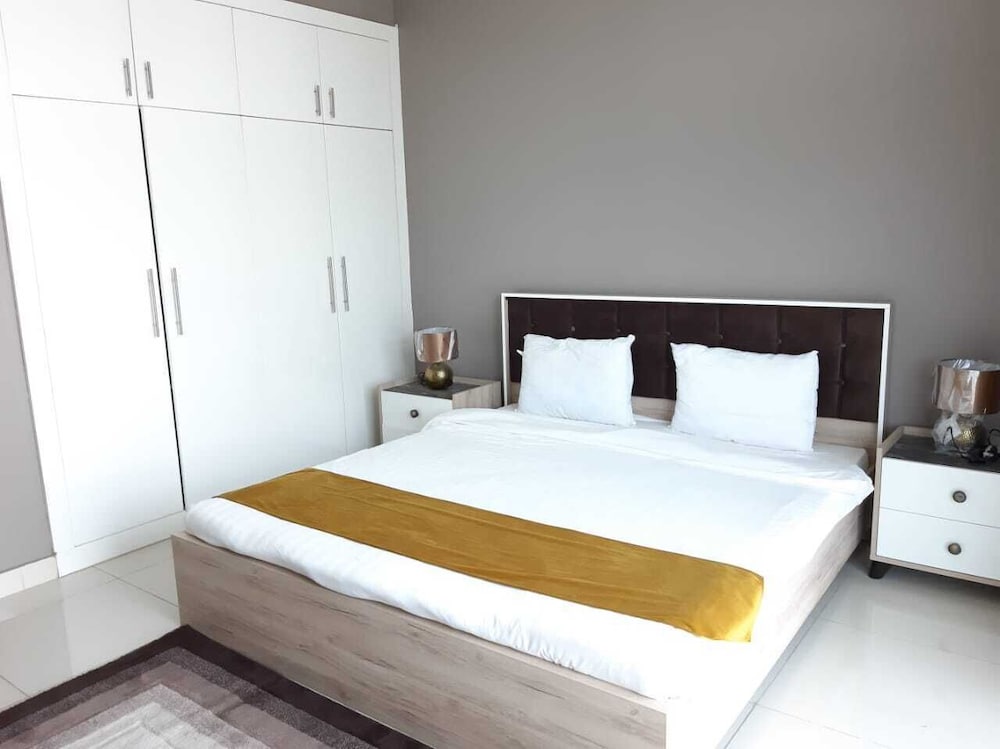 Golden Stay Vacation Continental Tower