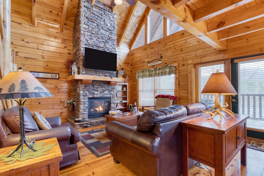 Anne s Place Cozy Cabin With Hot Tub Games Near Dollywood Attractions