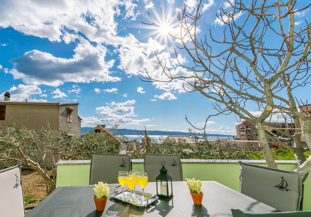 Apartment Ivano en Dugi Rat — balance & terrace