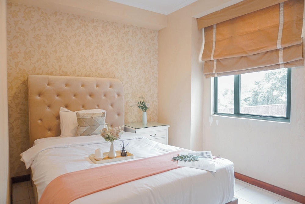 Spacious And Luxury 3Br At Sudirman Tower Condominium Apartment
