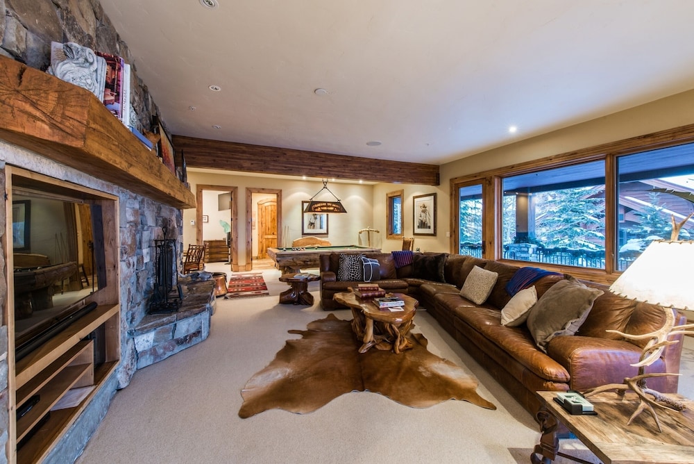Majestic Ski in Ski Out Estate
