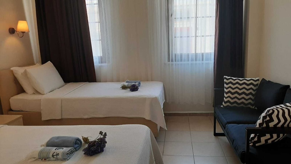 Delos Otel