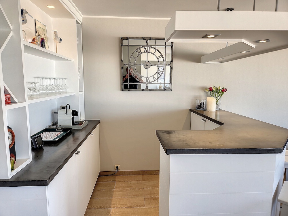 Apartment Albertstrand With Stunning Seafront View