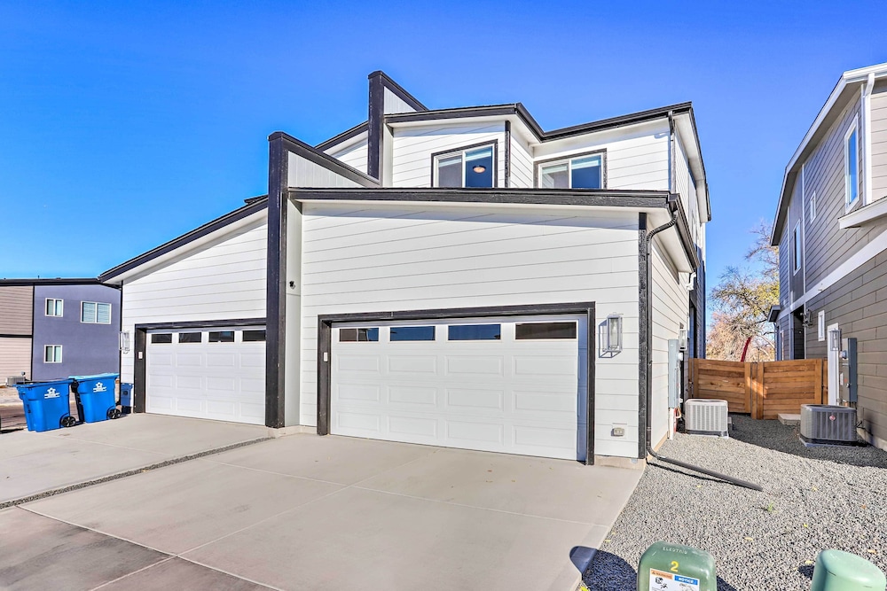 Cozy Abode w/ Patio ~ 7 Mi to Dtwn Denver