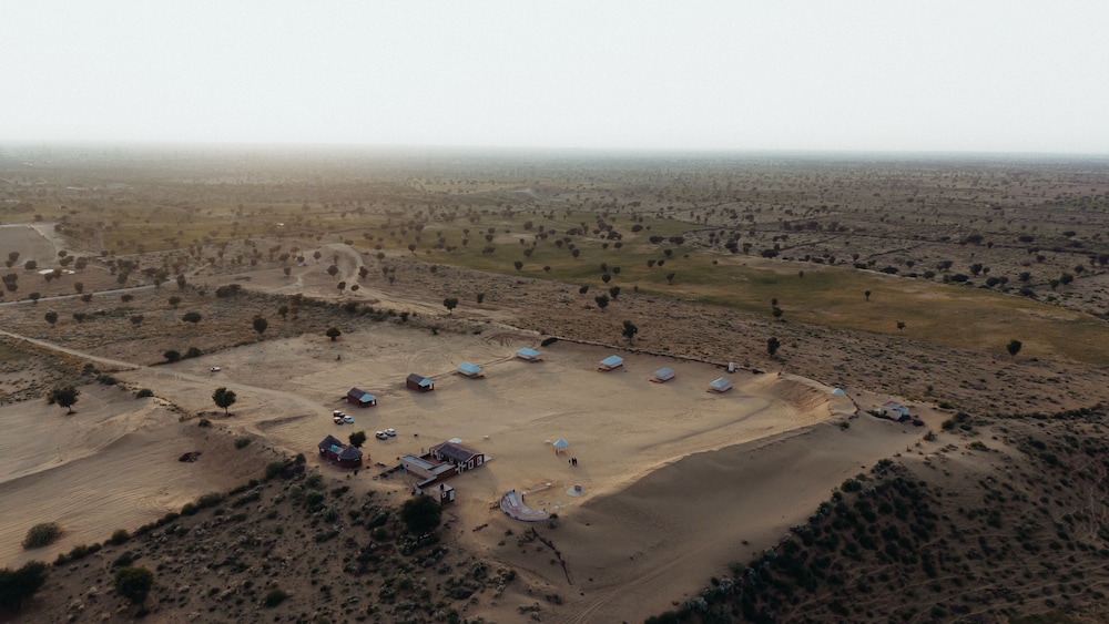 Golden Sands Desert Camp and Resort