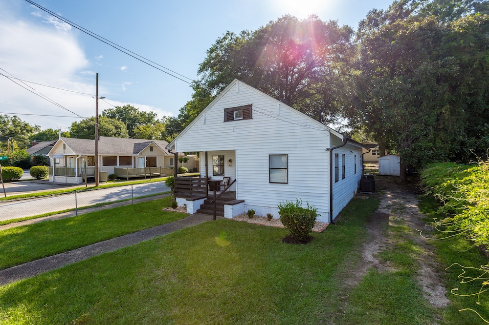 Unique mid century home near ATL Airport view 5