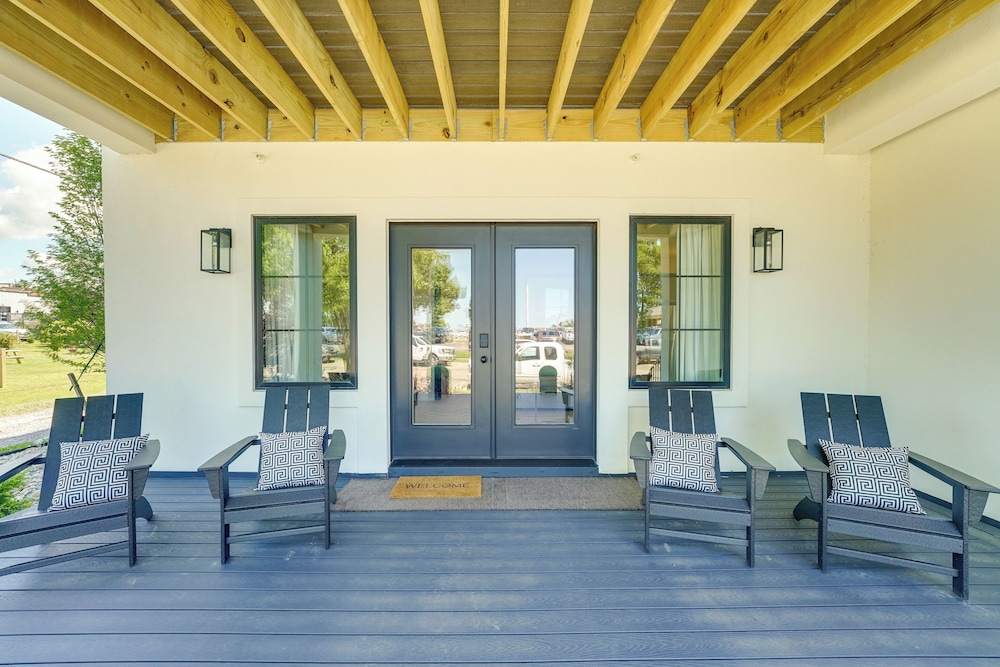 Modern Ludington Apartment Across From the Lake! view 5